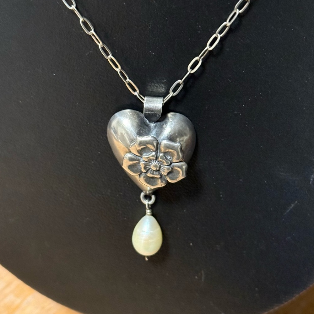 Gabriela Sánchez Sterling Silver Heart Pendant Necklace with Pearl Drop